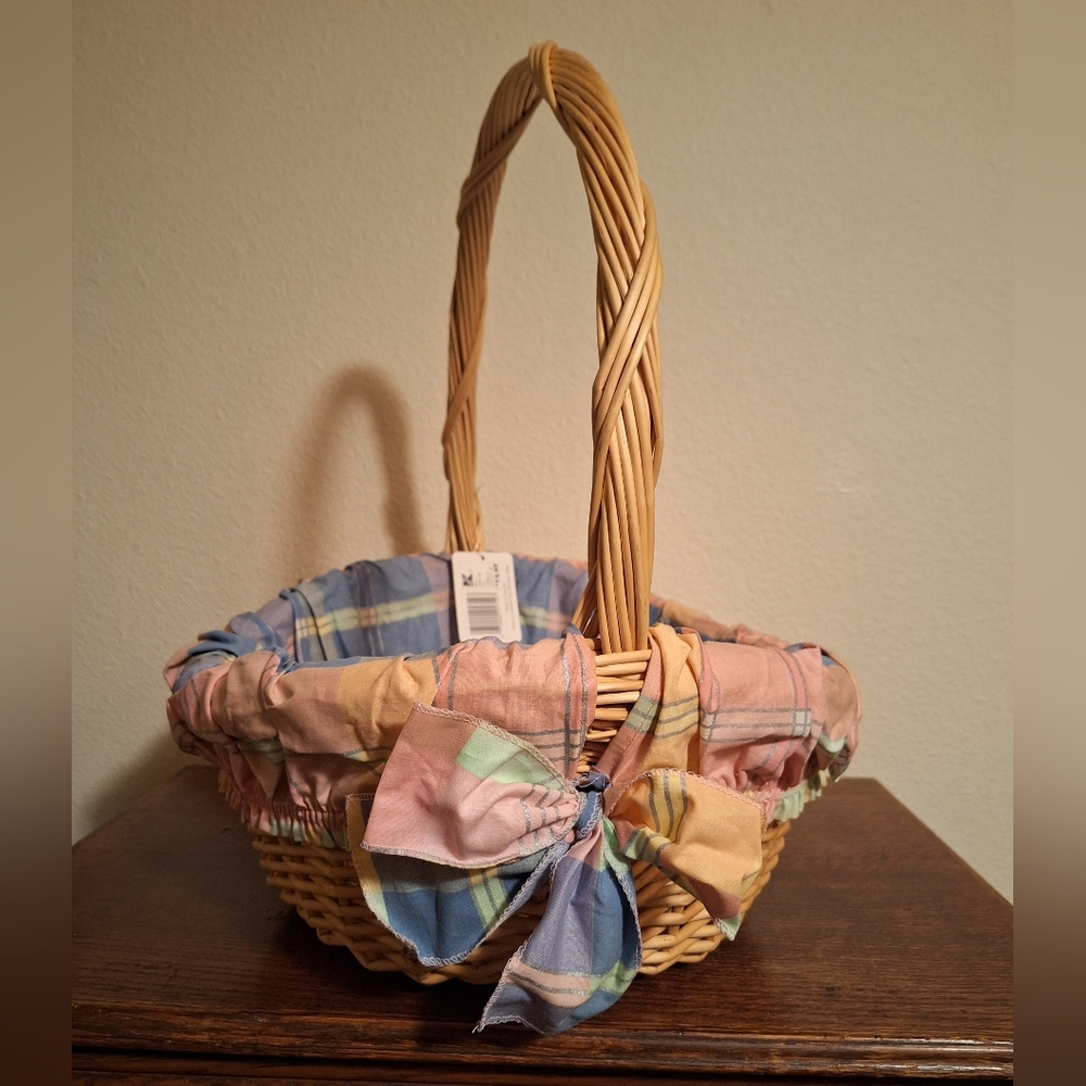 Vintage 90s New With TagExtra Large Oval Wicker Basket with removable liner